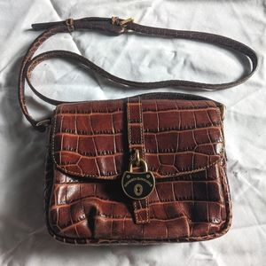 Dooney & Bourke cross body lock bag